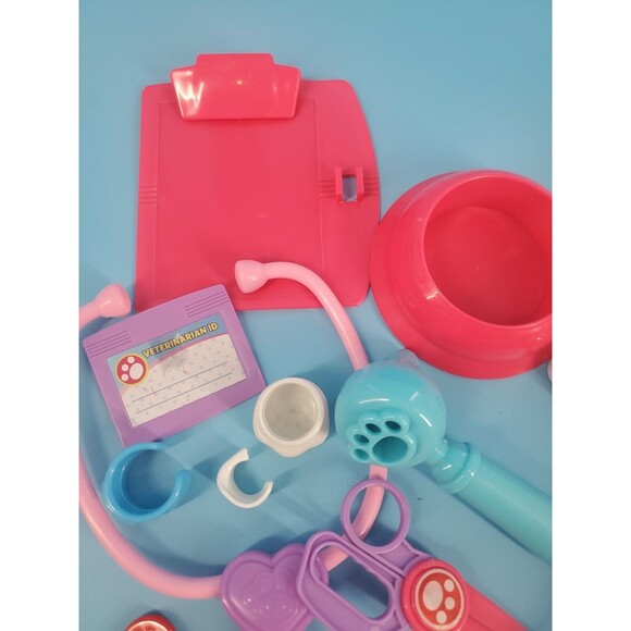 Doc Mcstuffins And More  Vet Playset Medical  Replacement Pieces Set Of 11 - Picture 5 of 6